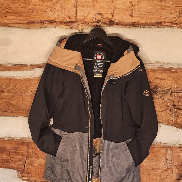 Snowboard Jacket - Picture 4 of 5